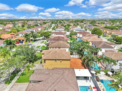 View/Area - 1609 SW 154th Path, Miami, FL 33185 photo 4 of 5