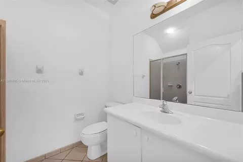 Bath - 1609 SW 154th Path, Miami, FL 33185 photo 5 of 5