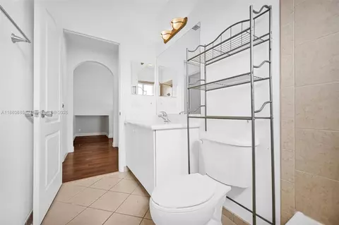 Bath - 1609 SW 154th Path, Miami, FL 33185 photo 4 of 5