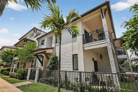 4672 NW 83rd Pkwy, Doral, FL 33166