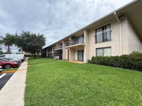 5915 Washington St #116, Hollywood, FL 33023