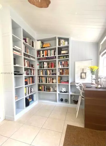 2952 Virginia St, Miami, FL 33133