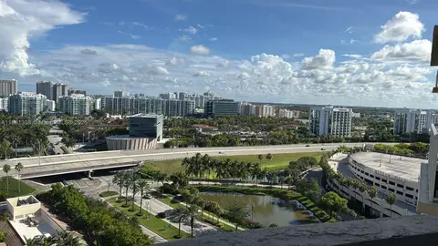 19501 S W Country Club Dr #1706, Aventura, FL 33180