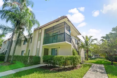 410 Lakeview Dr #204, Weston, FL 33326