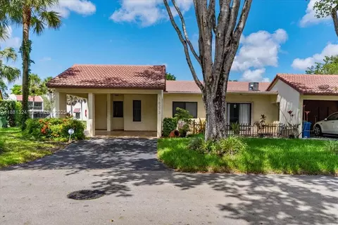 16273 Laurel Dr #7, Weston, FL 33326