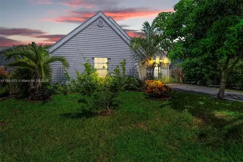 5119 Oak Hill Rd, Delray Beach, FL 33484