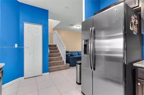 Entry Way - 3371 W 94th Ter, Hialeah, FL 33018 photo 1 of 2