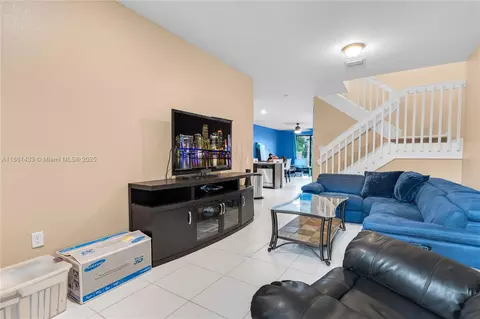 Living - 3371 W 94th Ter, Hialeah, FL 33018 photo 1 of 2