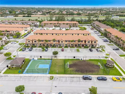 View/Area - 3371 W 94th Ter, Hialeah, FL 33018 photo 7 of 8