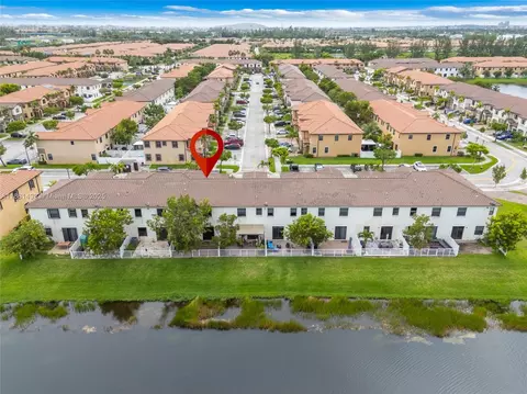 View/Area - 3371 W 94th Ter, Hialeah, FL 33018 photo 3 of 8