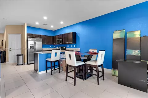 Dining - 3371 W 94th Ter, Hialeah, FL 33018 photo 2 of 2