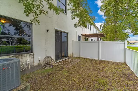 Exterior - 3371 W 94th Ter, Hialeah, FL 33018 photo 5 of 6