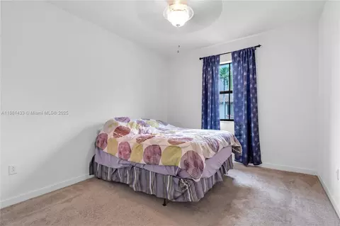 Bedroom - 3371 W 94th Ter, Hialeah, FL 33018 photo 3 of 4