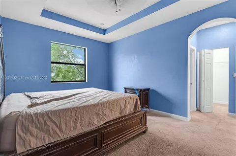 Bedroom - 3371 W 94th Ter, Hialeah, FL 33018 photo 2 of 4