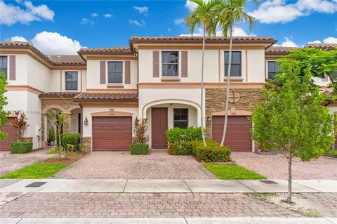 3371 W 94th Ter, Hialeah, FL 33018