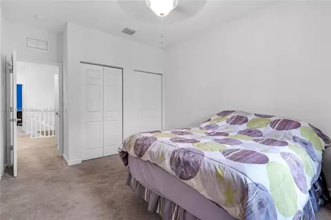 Bedroom - 3371 W 94th Ter, Hialeah, FL 33018 photo 4 of 4