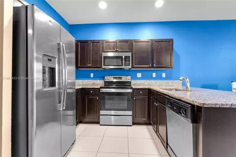 Kitchen - 3371 W 94th Ter, Hialeah, FL 33018 photo 1 of 3