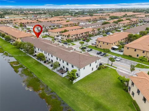 View/Area - 3371 W 94th Ter, Hialeah, FL 33018 photo 5 of 8