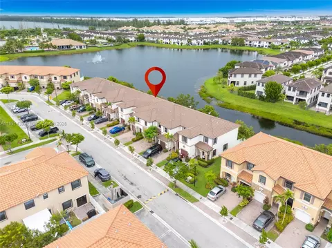 View/Area - 3371 W 94th Ter, Hialeah, FL 33018 photo 4 of 8
