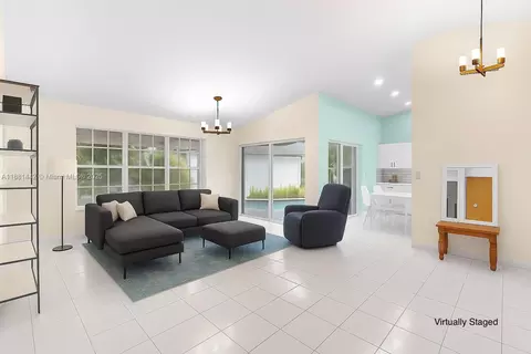 5660 SW 99th Ln, Cooper City, FL 33328