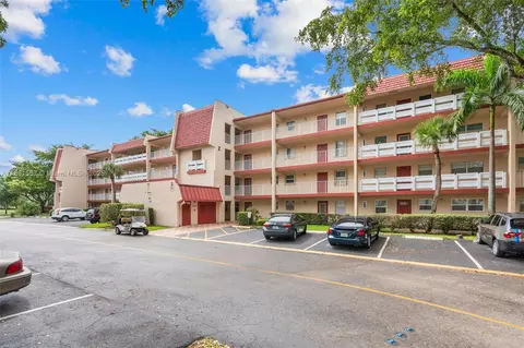 1005 Country Club Dr #405, Margate, FL 33063