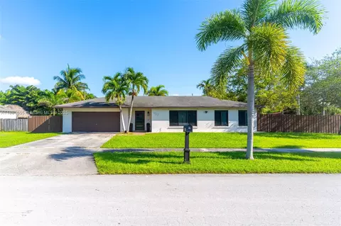 407 NW 18th St, Homestead, FL 33030