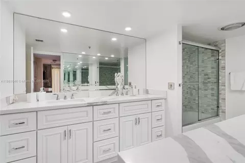 100 Beach Rd #204, Tequesta, FL 33469 photo 16