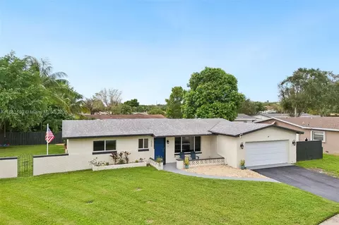 2300 NW 114th Ave, Pembroke Pines, FL 33026