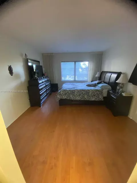 200 Diplomat Pkwy #329, Hallandale Beach, FL 33009