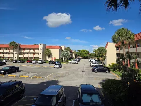 2831 E Sunrise Lakes Dr #208, Sunrise, FL 33322