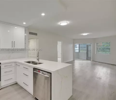 18720 NE 18th Ave #116, Miami, FL 33179