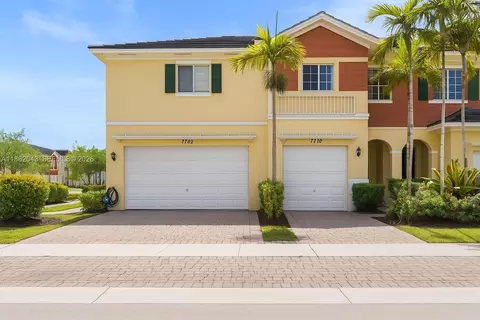 7702 Paddock Pl #7702, Davie, FL 33328