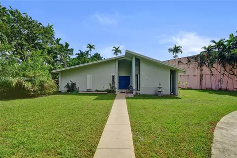 5785 SW 82nd Ave, Miami, FL 33143