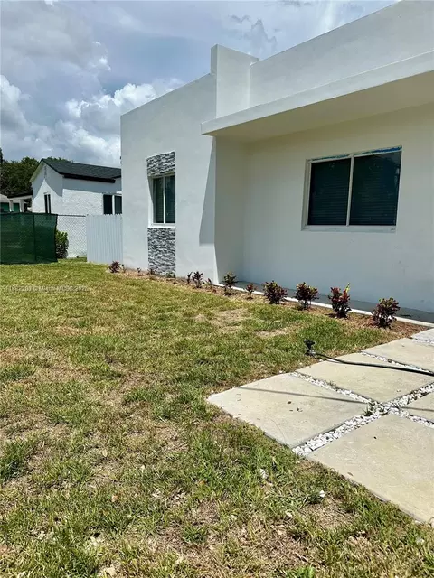 1741 NW 76th St, Miami, FL 33147