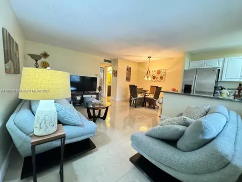 5300 Washington St #I208, Hollywood, FL 33021