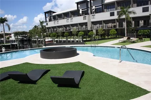 532 SE 1st Cir #0, Pompano Beach, FL 33060
