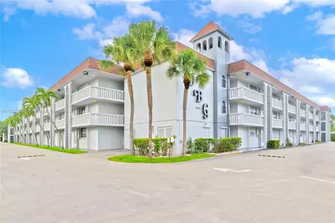 400 SE 10th St #308, Deerfield Beach, FL 33441