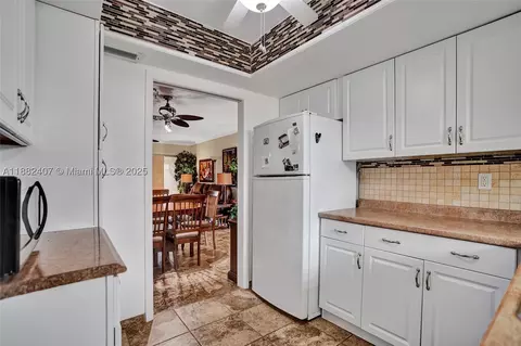 2921 W Crosley Dr W #E, West Palm Beach, FL 33415