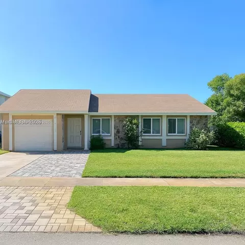8102 SW 20th St, North Lauderdale, FL 33068