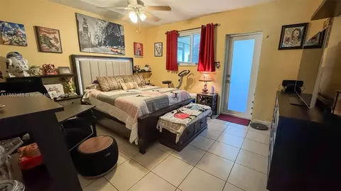 Bedroom - 683 SE 6th Pl, Hialeah, FL 33010 photo 1 of 2