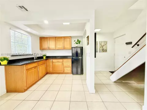 30 SW 11th Ave #4, Miami, FL 33130