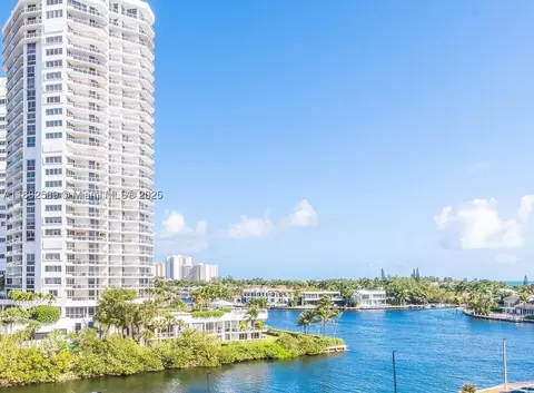 20515 E Country Club Dr #442, Aventura, FL 33180