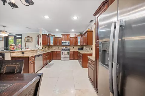 Kitchen - 16533 NW 77th Path, Miami Lakes, FL 33016 photo 4 of 4
