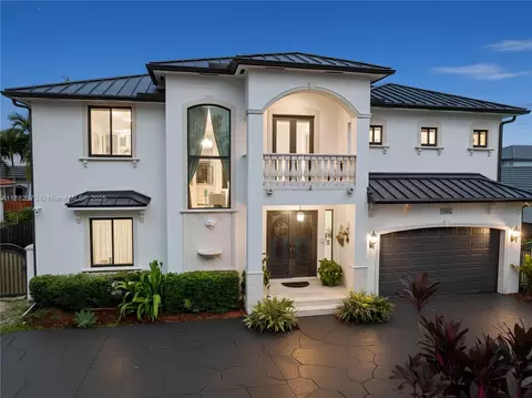 Exterior - 16533 NW 77th Path, Miami Lakes, FL 33016 photo 13 of 13
