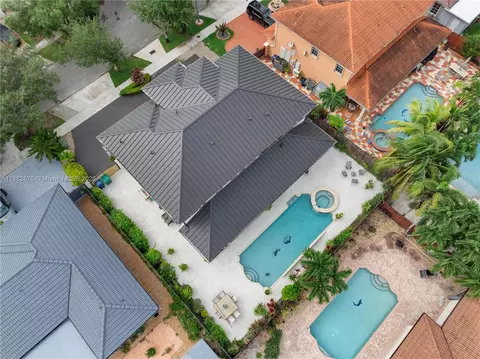 View/Area - 16533 NW 77th Path, Miami Lakes, FL 33016 photo 2 of 4
