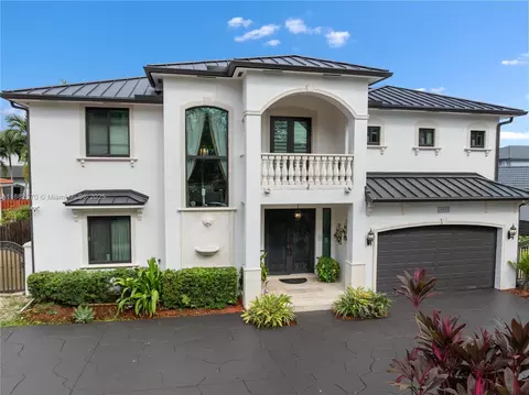 Exterior - 16533 NW 77th Path, Miami Lakes, FL 33016 photo 3 of 13