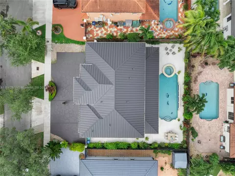 View/Area - 16533 NW 77th Path, Miami Lakes, FL 33016 photo 3 of 4
