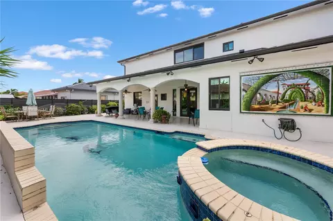 Exterior - 16533 NW 77th Path, Miami Lakes, FL 33016 photo 7 of 13