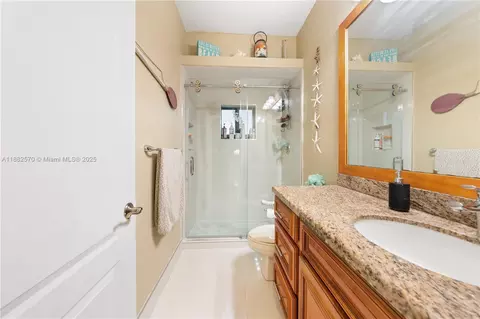 Bath - 16533 NW 77th Path, Miami Lakes, FL 33016 photo 3 of 3