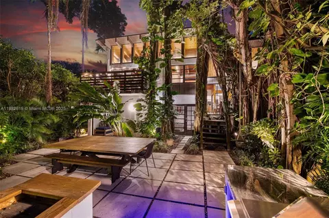 4141 Pamona Ave, Miami, FL 33133